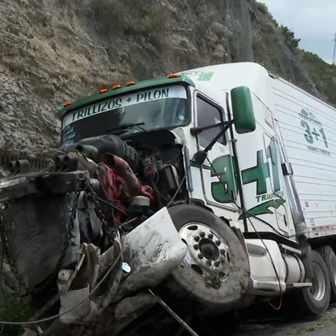 Tráiler Choca al Quedarse Sin Frenos en Carretera 'Los Chorros' en Arteaga